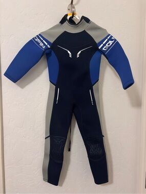 Goldfin Blue and black neoprene wetsuit with gray panels size 2